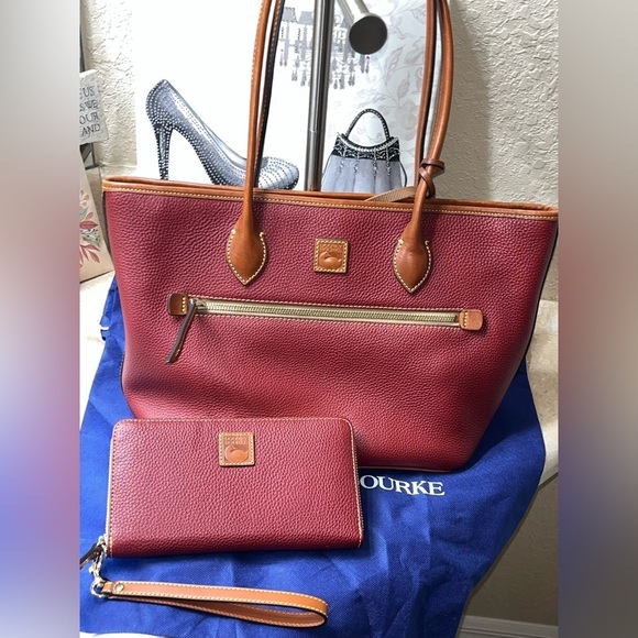 Dooney & Bourke Handbag, Pebble Grain Tote w/Wristlet Wallet, leather, red - Picture 1 of 16
